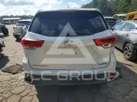 2017 Toyota Highlander photo