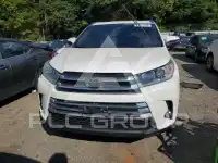 2017 Toyota Highlander photo