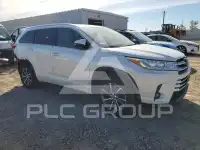 2017 Toyota Highlander photo