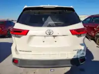 2017 Toyota Highlander photo