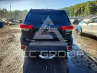 2017 Toyota Highlander photo
