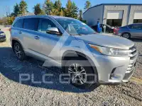 2017 Toyota Highlander photo