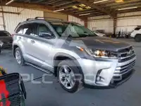 2017 Toyota Highlander photo