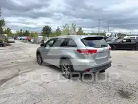 2017 Toyota Highlander photo