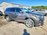 2017 Toyota Highlander photo