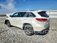 2017 Toyota Highlander photo