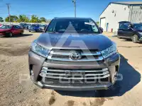 2017 Toyota Highlander photo