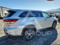 2017 Toyota Highlander photo