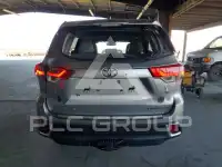 2017 Toyota Highlander photo