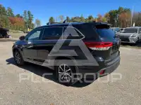2017 Toyota Highlander photo