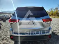 2017 Toyota Highlander photo