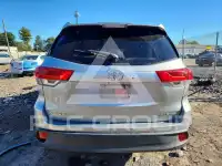 2017 Toyota Highlander photo