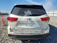 2017 Toyota Highlander photo
