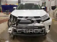 2017 Toyota Highlander photo