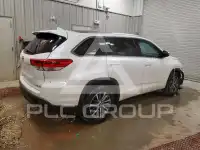 2017 Toyota Highlander photo