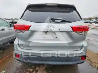 2017 Toyota Highlander photo