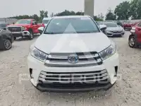 2017 Toyota Highlander photo