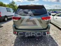 2017 Toyota Highlander photo