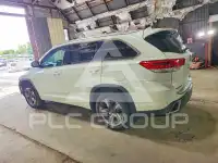 2017 Toyota Highlander photo