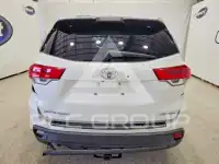 2017 Toyota Highlander photo