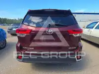 2017 Toyota Highlander photo