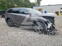 2017 Toyota Highlander photo