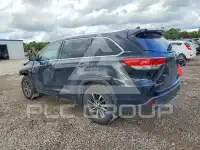 2017 Toyota Highlander photo