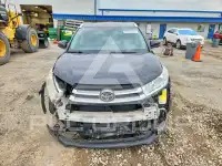 2017 Toyota Highlander photo