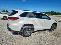 2017 Toyota Highlander photo