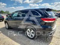 2017 Toyota Highlander photo