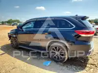 2017 Toyota Highlander photo