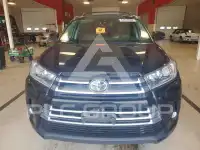 2017 Toyota Highlander photo