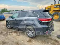 2017 Toyota Highlander photo