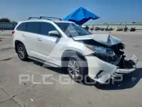 2017 Toyota Highlander фото