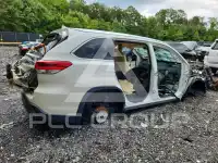 2017 Toyota Highlander photo