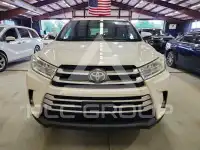 2017 Toyota Highlander photo