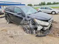 2017 Toyota Highlander photo