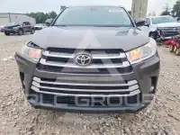 2017 Toyota Highlander photo