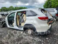 2017 Toyota Highlander photo