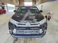 2017 Toyota Highlander photo
