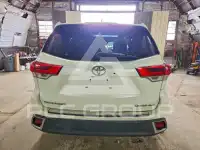 2017 Toyota Highlander photo