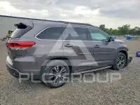 2017 Toyota Highlander photo