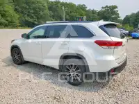 2017 Toyota Highlander photo