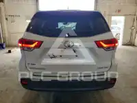 2017 Toyota Highlander photo