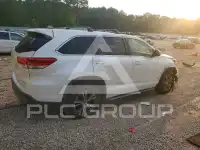 2017 Toyota Highlander photo
