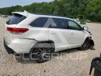2017 Toyota Highlander photo