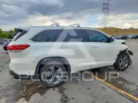 2017 Toyota Highlander фото