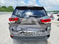 2017 Toyota Highlander photo