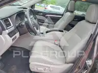 2017 Toyota Highlander photo