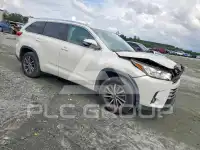 2017 Toyota Highlander photo